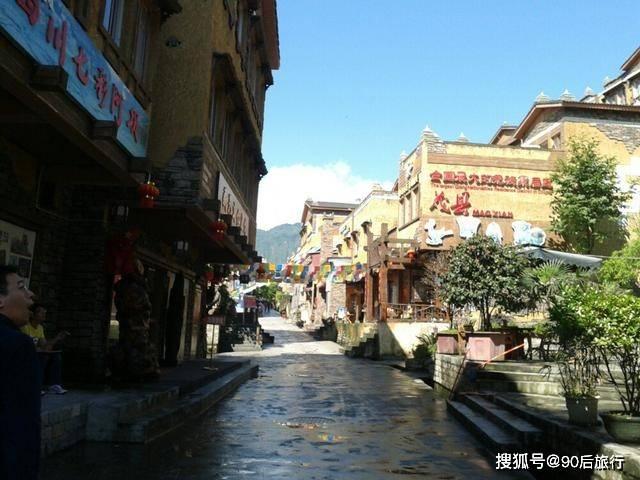严打非法运营,护航学子回家路